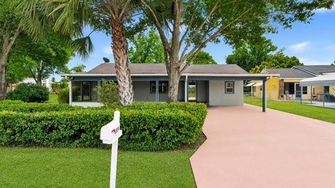 Photo of 5824 Delta Street, Orlando, FL 32807 (MLS # O6412508)