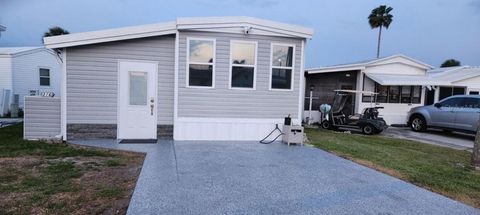 Manufactured Home in CLERMONT FL 9000 US HIGHWAY 192.jpg
