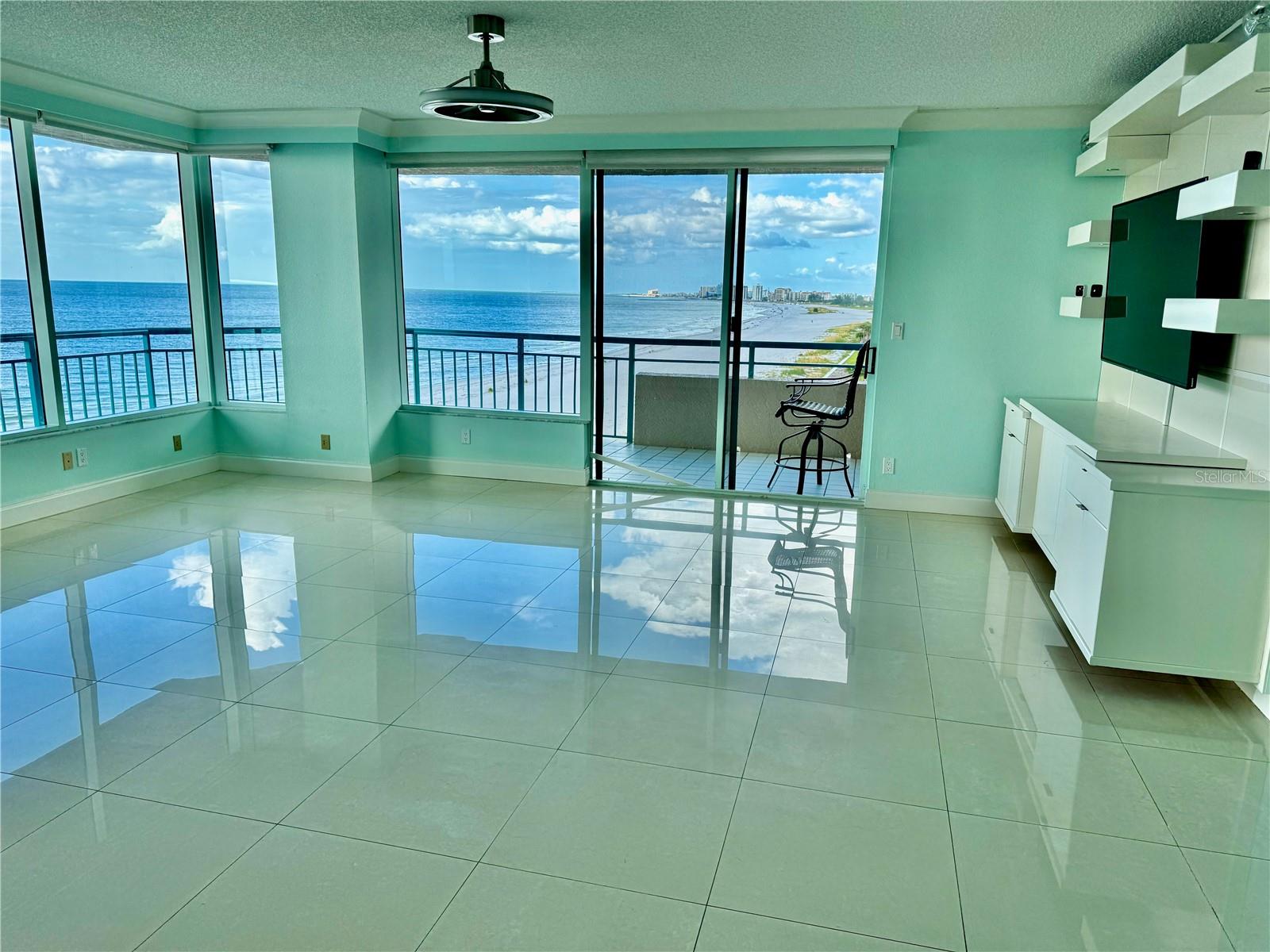 ULTIMAR ONE CONDO - Residential