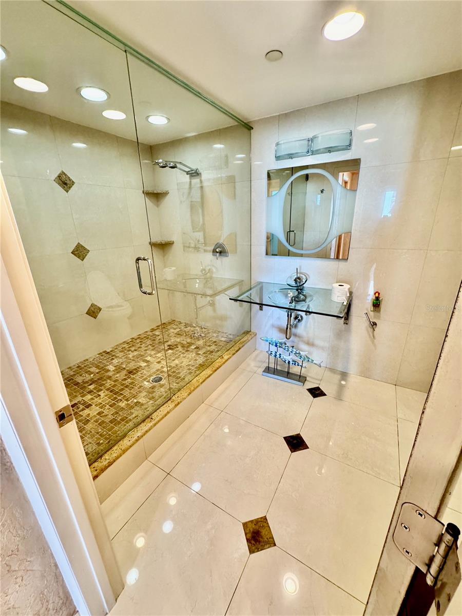 ULTIMAR ONE CONDO - Residential