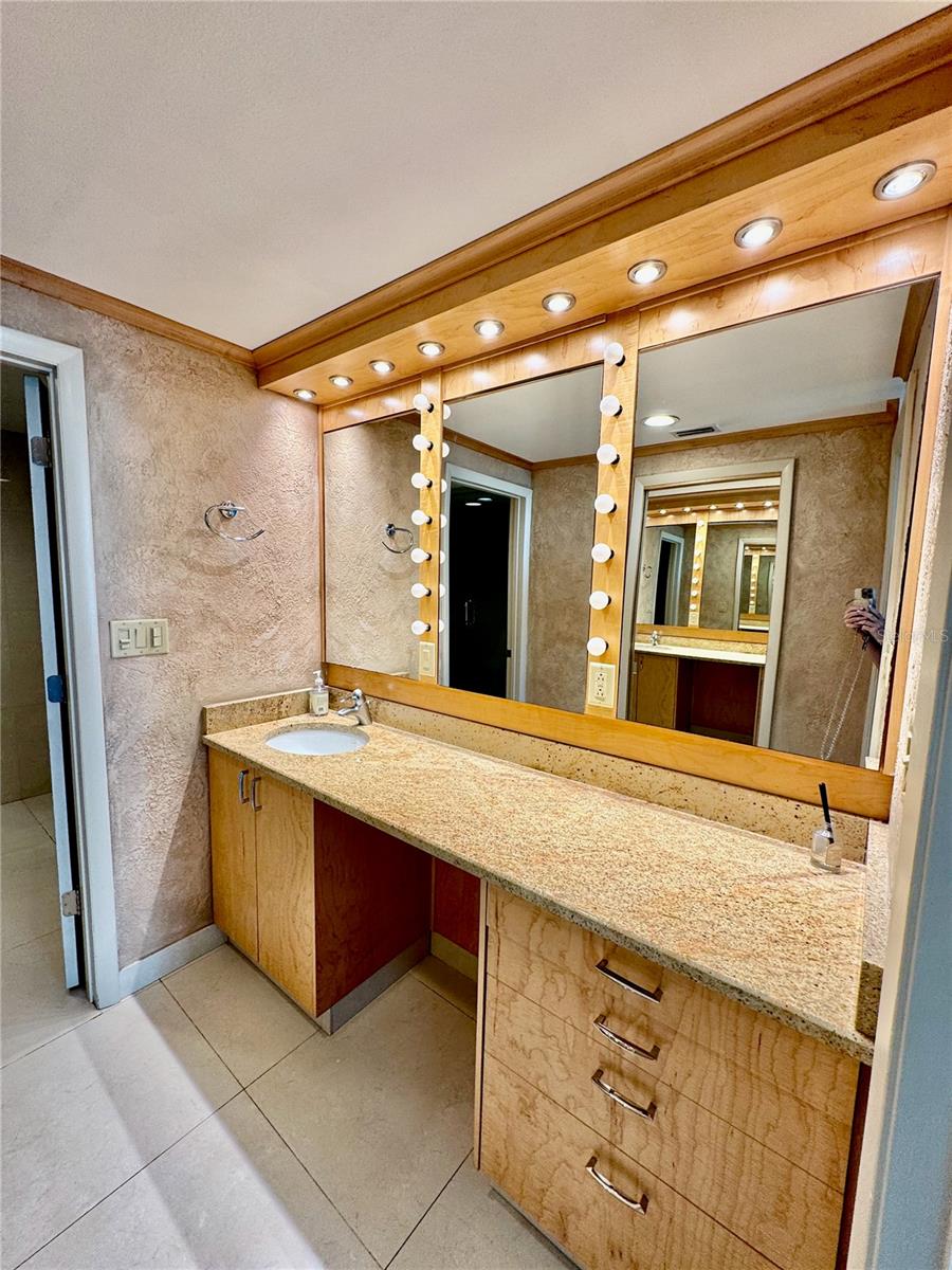 ULTIMAR ONE CONDO - Residential