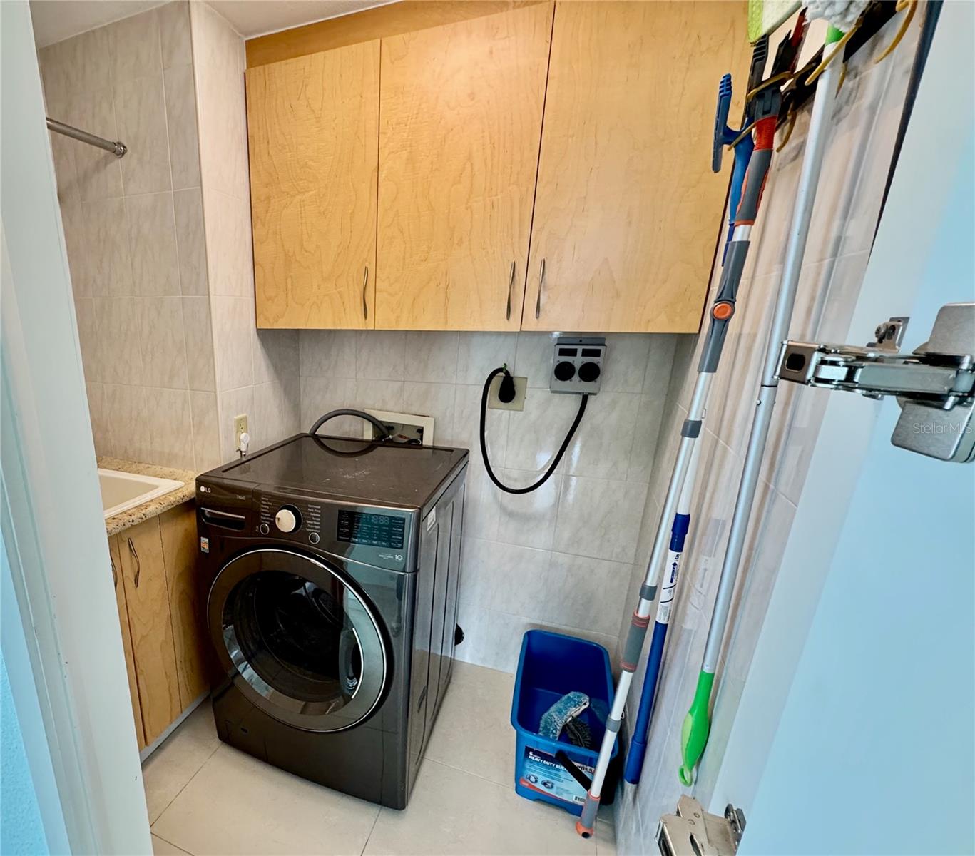 ULTIMAR ONE CONDO - Residential