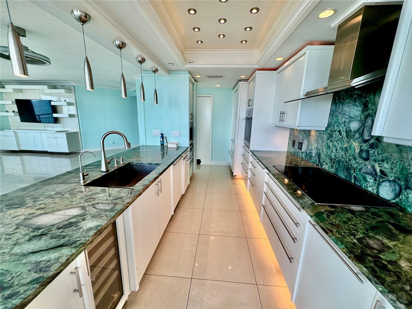 ULTIMAR ONE CONDO - Residential