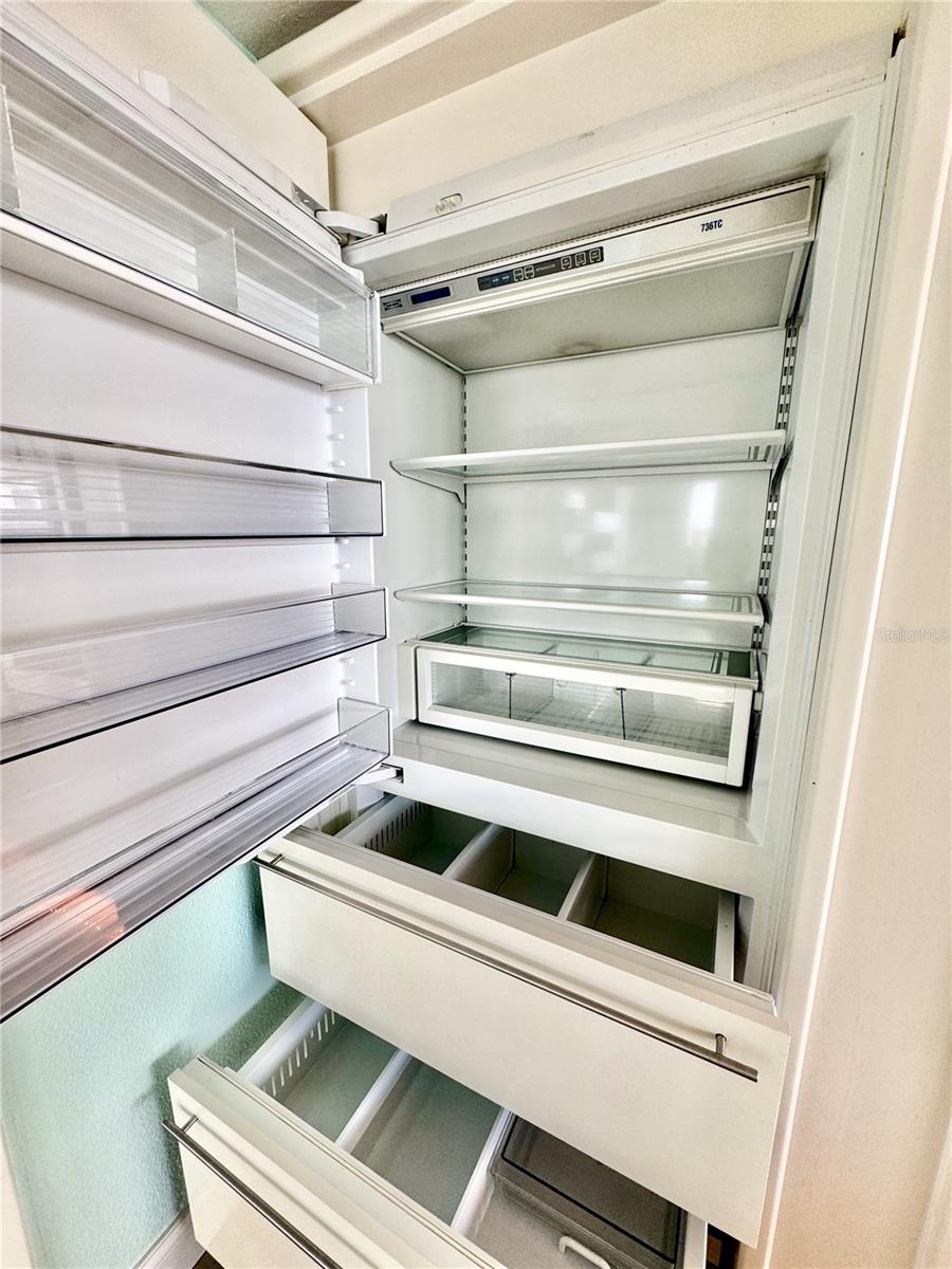 ULTIMAR ONE CONDO - Residential