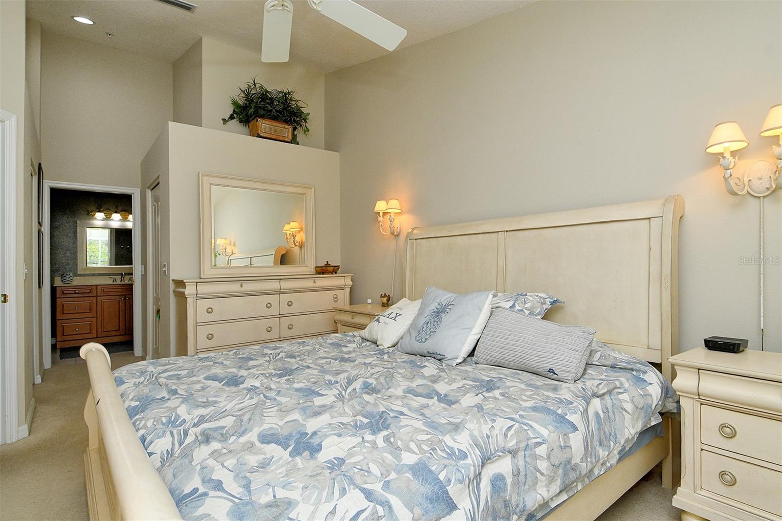 HERITAGE OAKS GOLF & COUNTRY CLUB - Residential