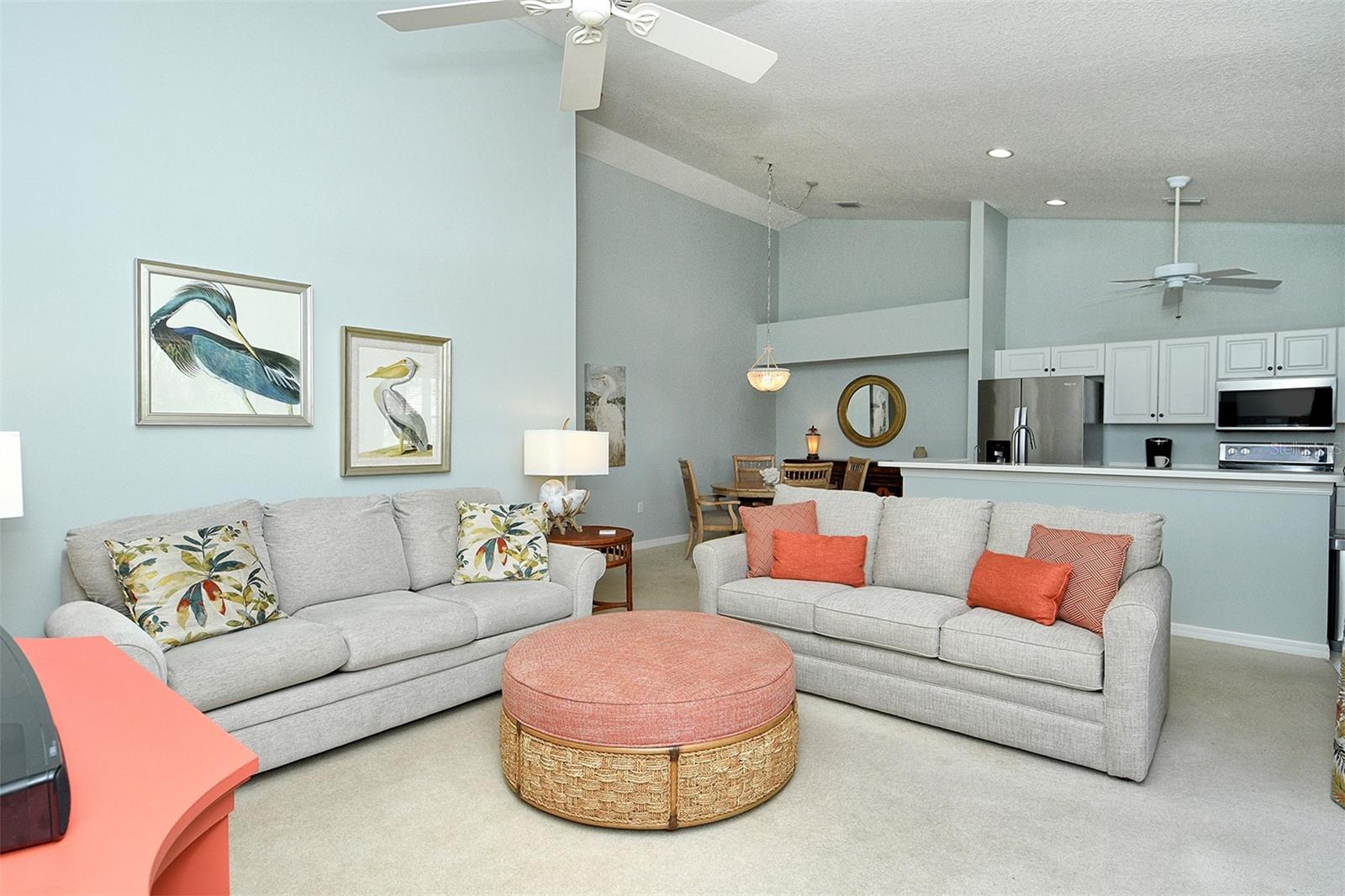 HERITAGE OAKS GOLF & COUNTRY CLUB - Residential