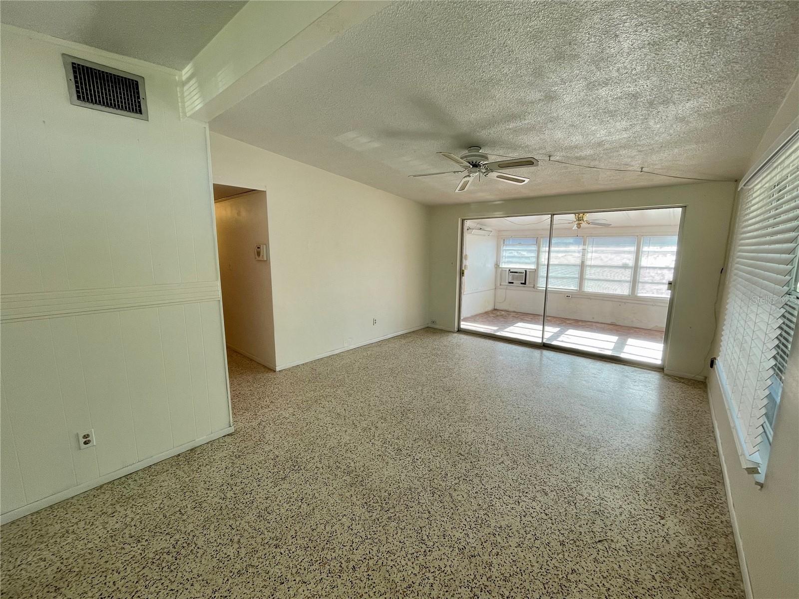 BAYSHORE GARDENS SEC 13 - Residential Lease