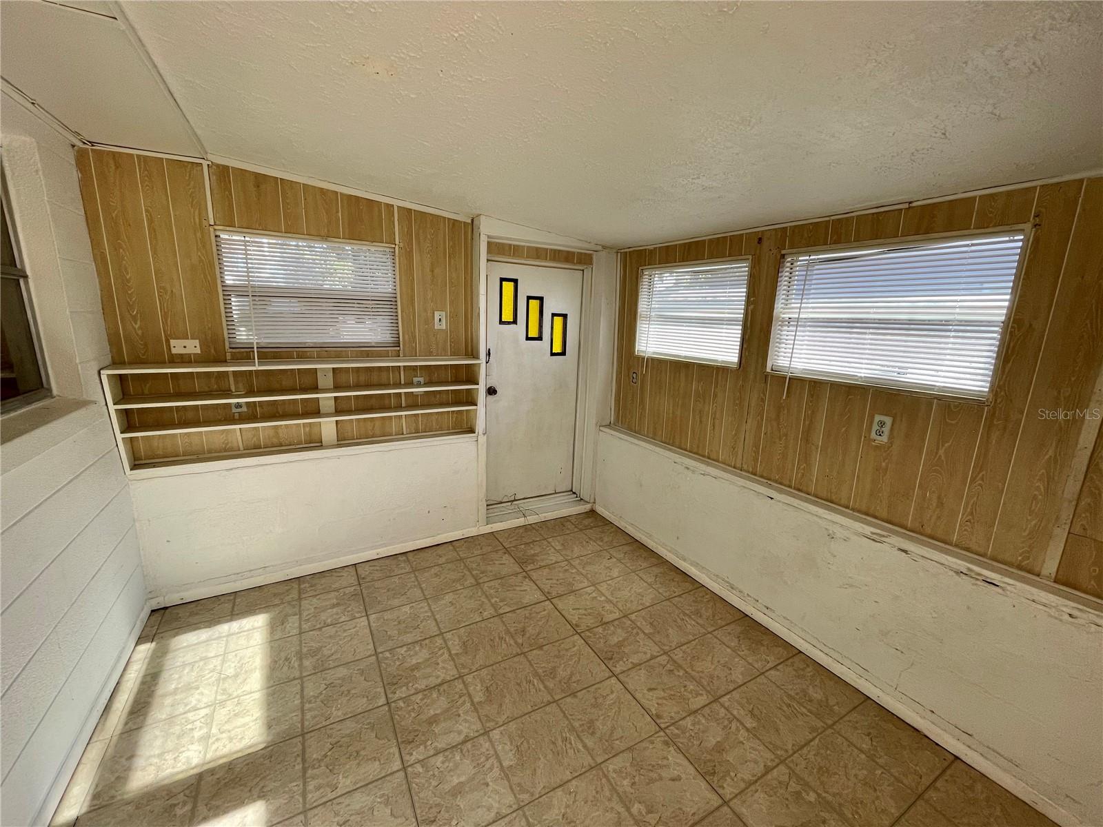 BAYSHORE GARDENS SEC 13 - Residential Lease