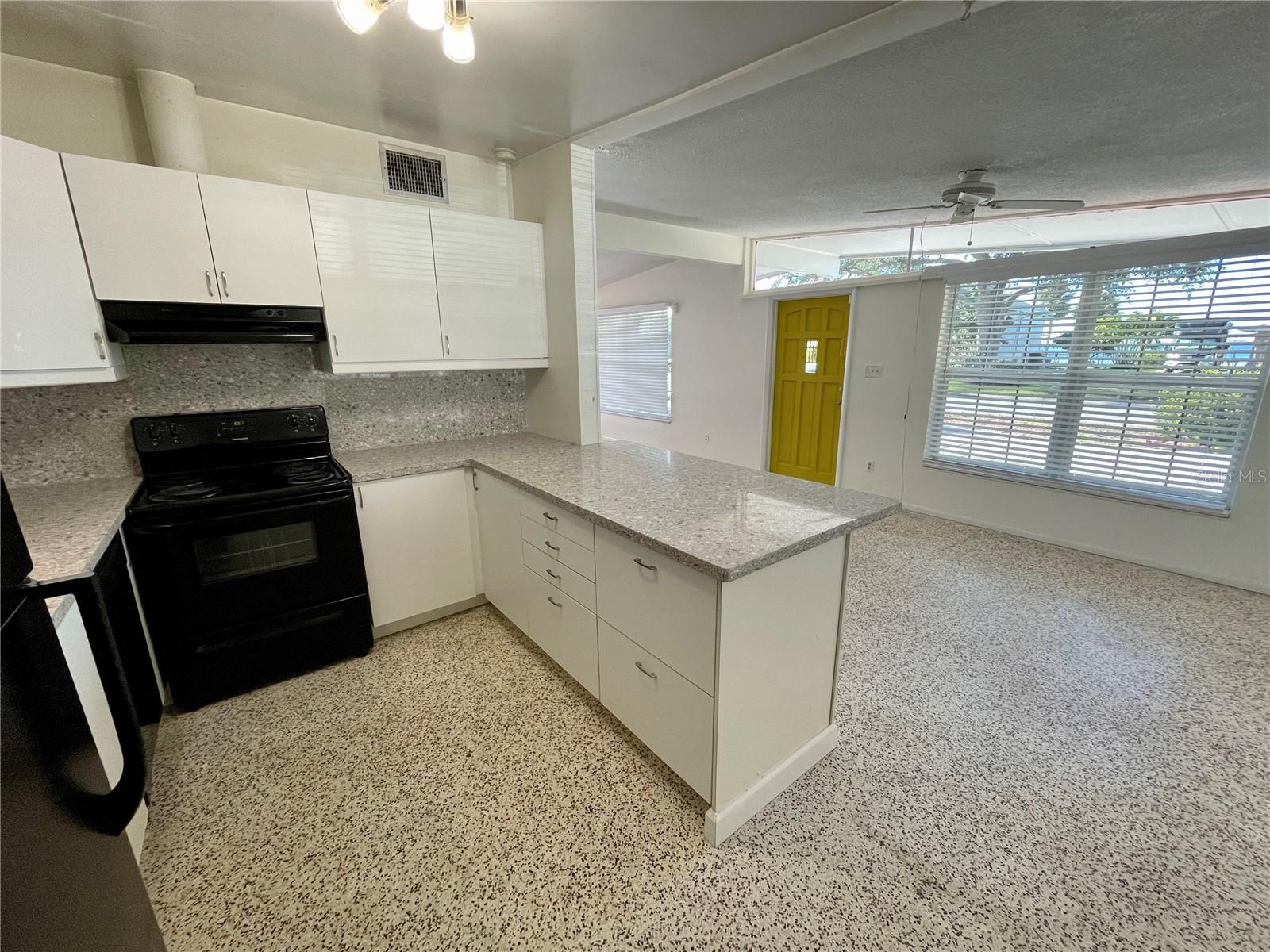 BAYSHORE GARDENS SEC 13 - Residential Lease