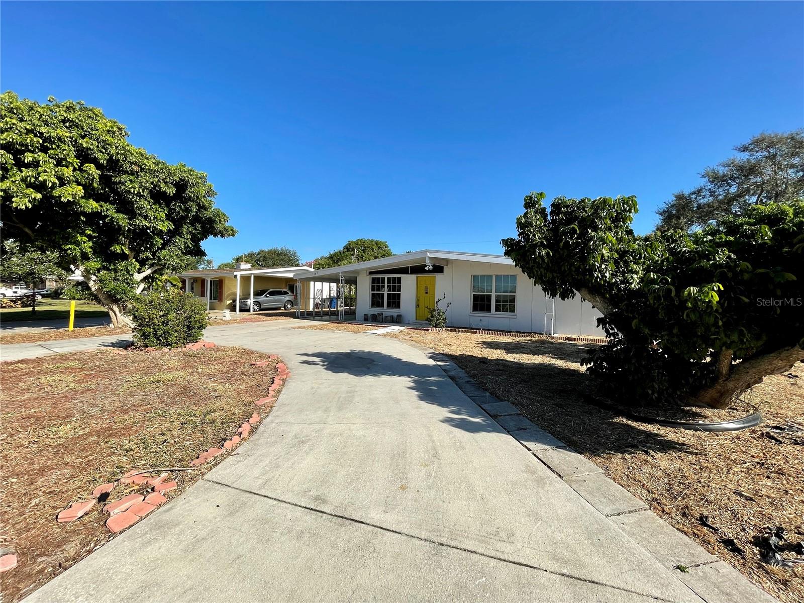 BAYSHORE GARDENS SEC 13 - Residential Lease