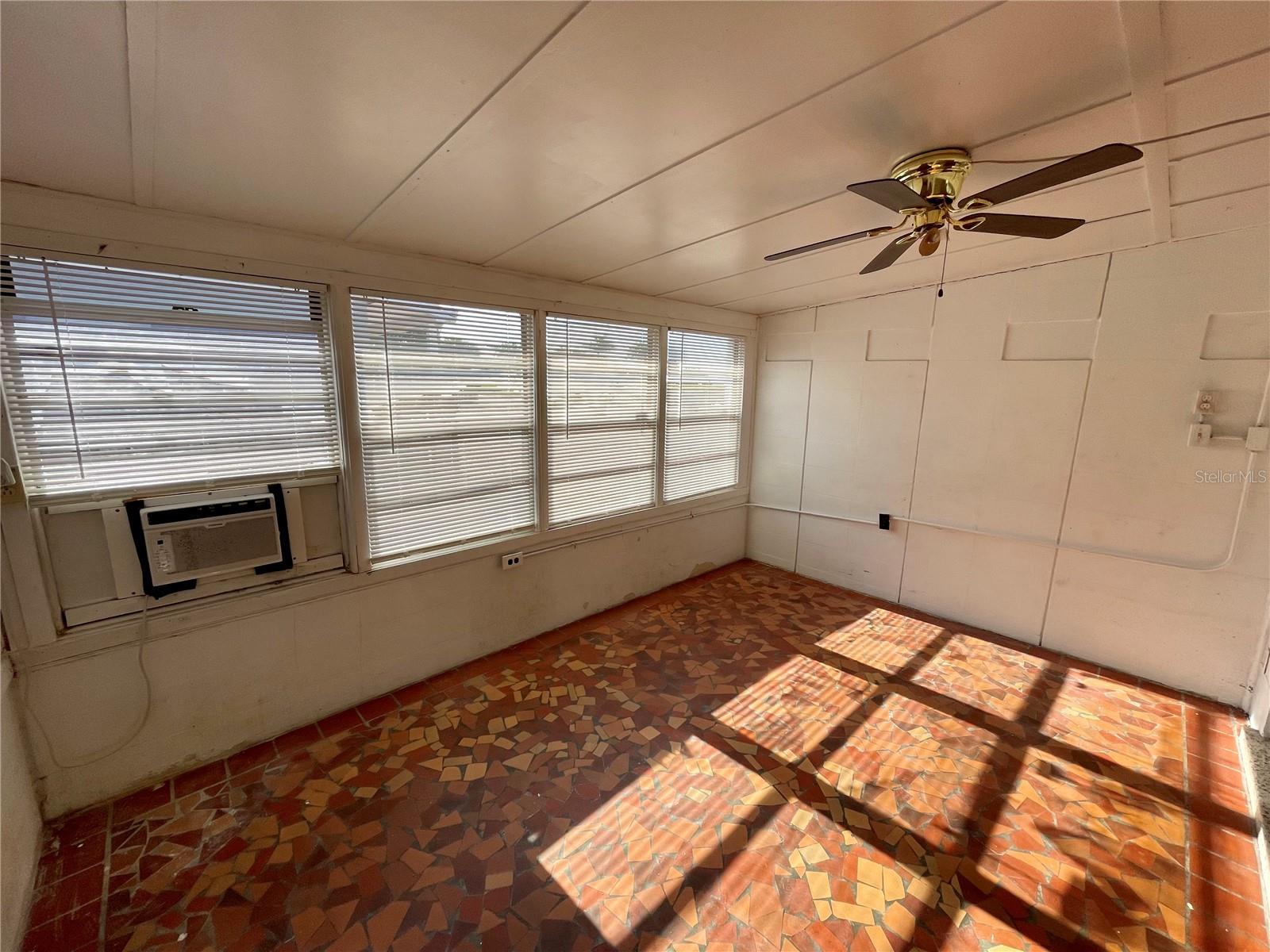 BAYSHORE GARDENS SEC 13 - Residential Lease