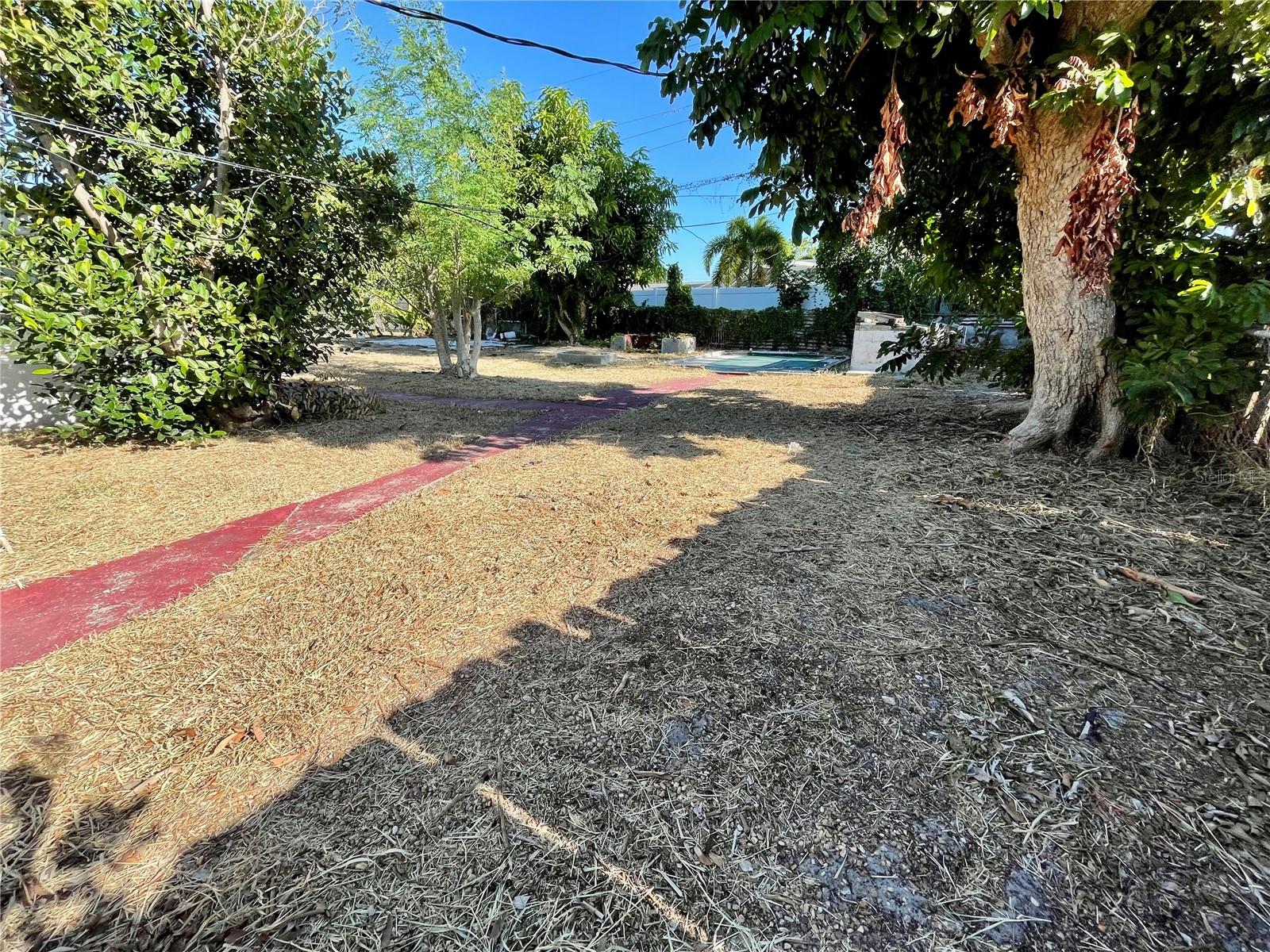 BAYSHORE GARDENS SEC 13 - Residential Lease