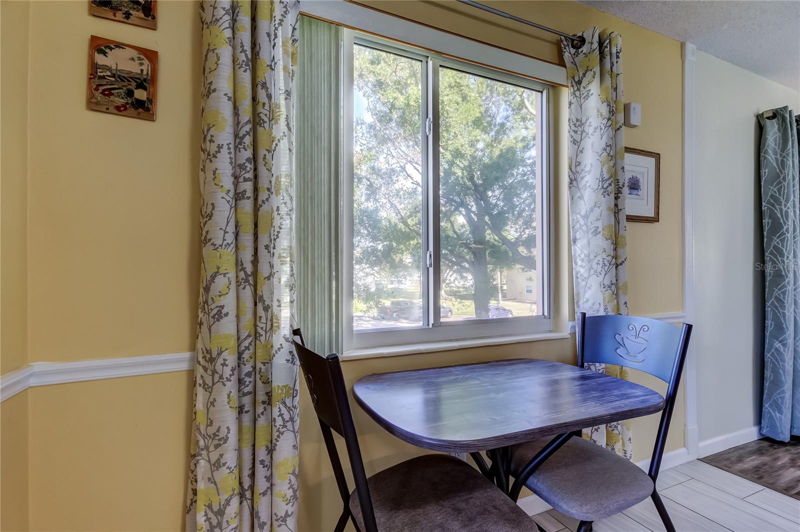 ON TOP OF THE WORLD - Residential