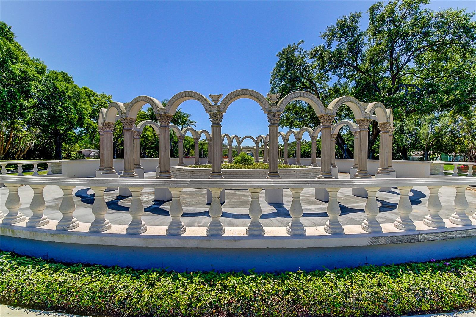 ON TOP OF THE WORLD - Residential