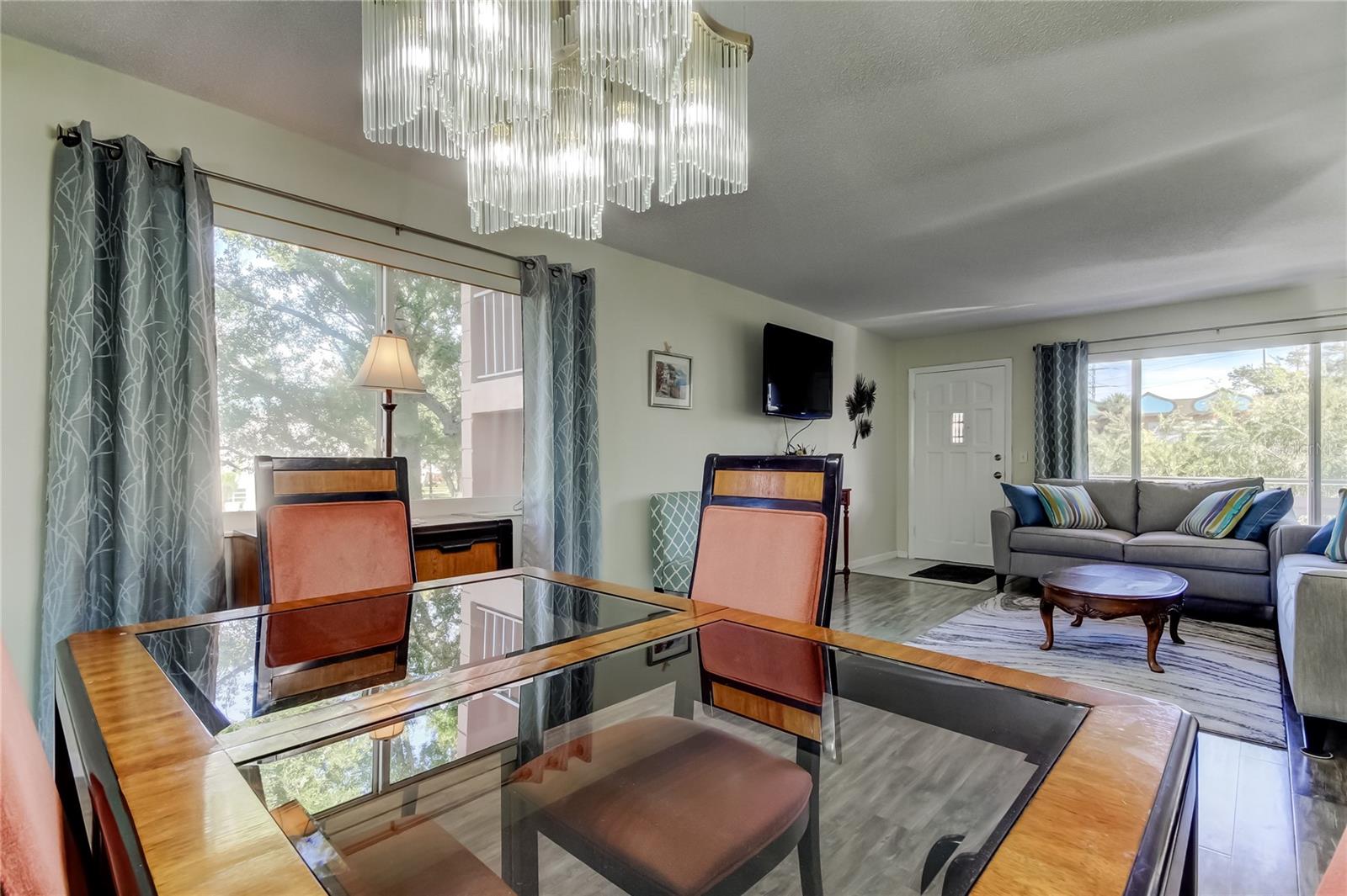 ON TOP OF THE WORLD - Residential