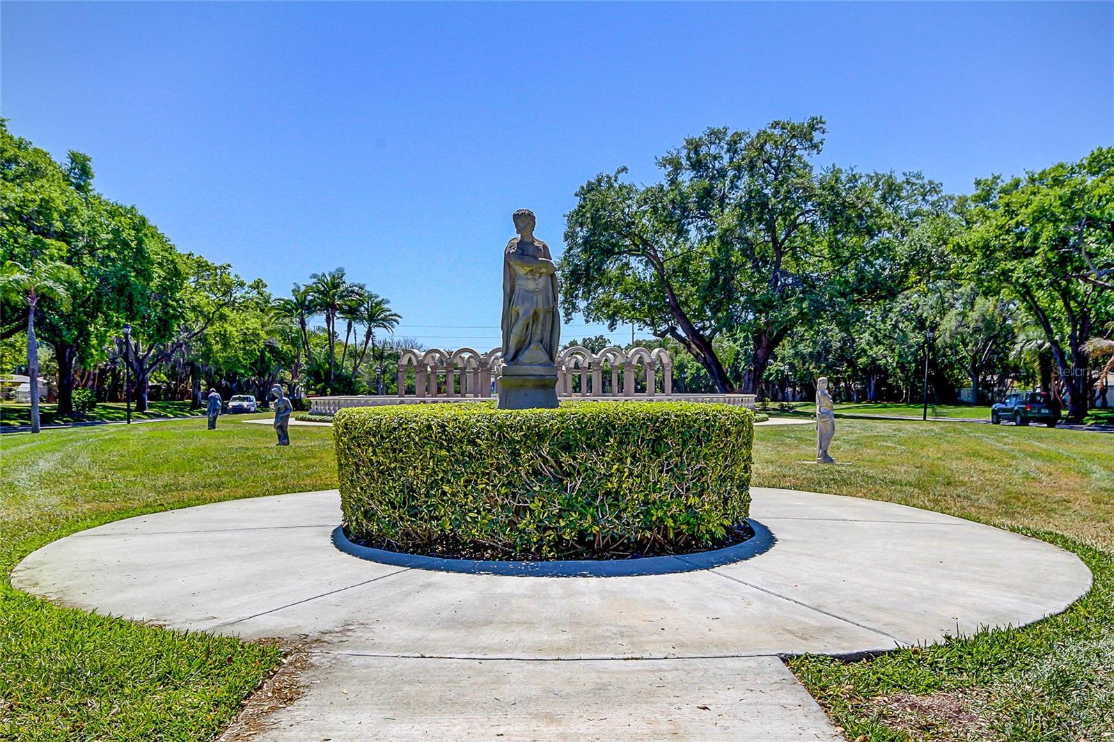 ON TOP OF THE WORLD - Residential