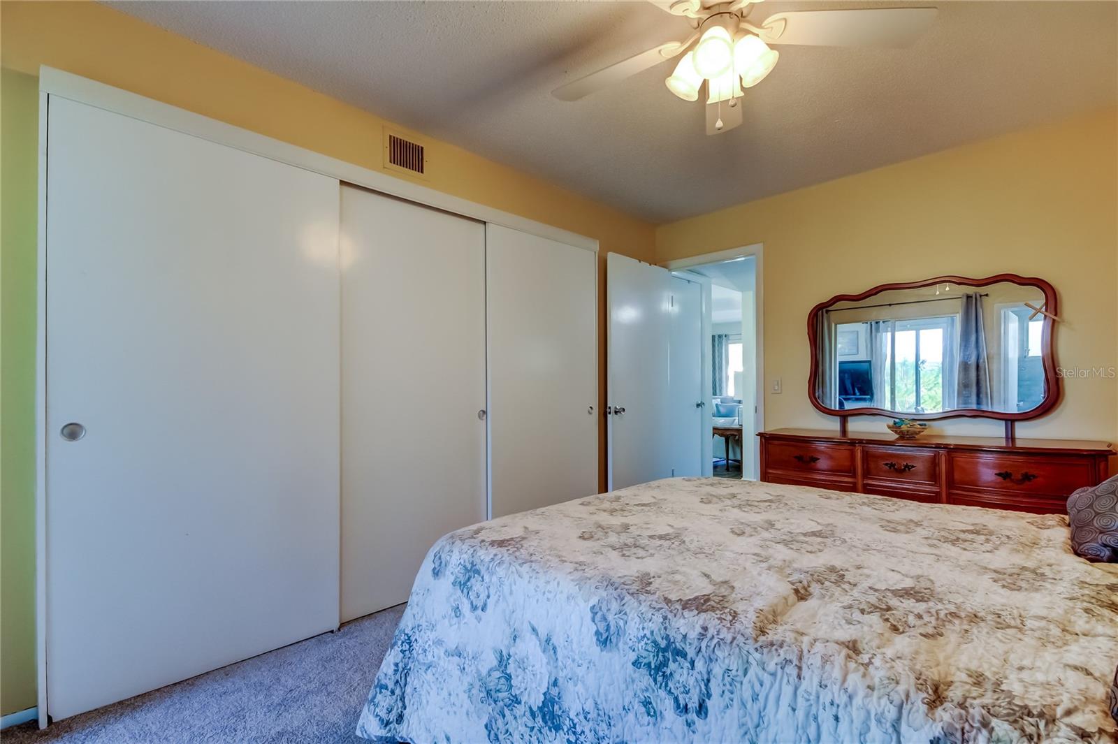 ON TOP OF THE WORLD - Residential