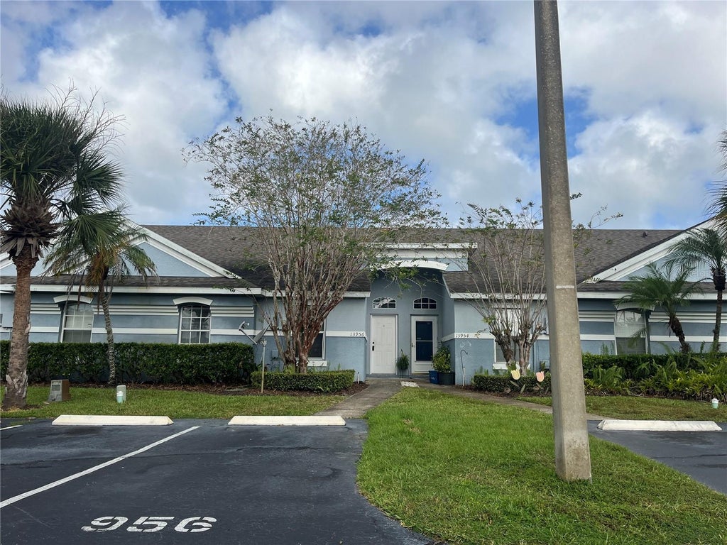 Photo of 13956 Corrine Key Place, Orlando, FL 32824 (MLS # O6453756)