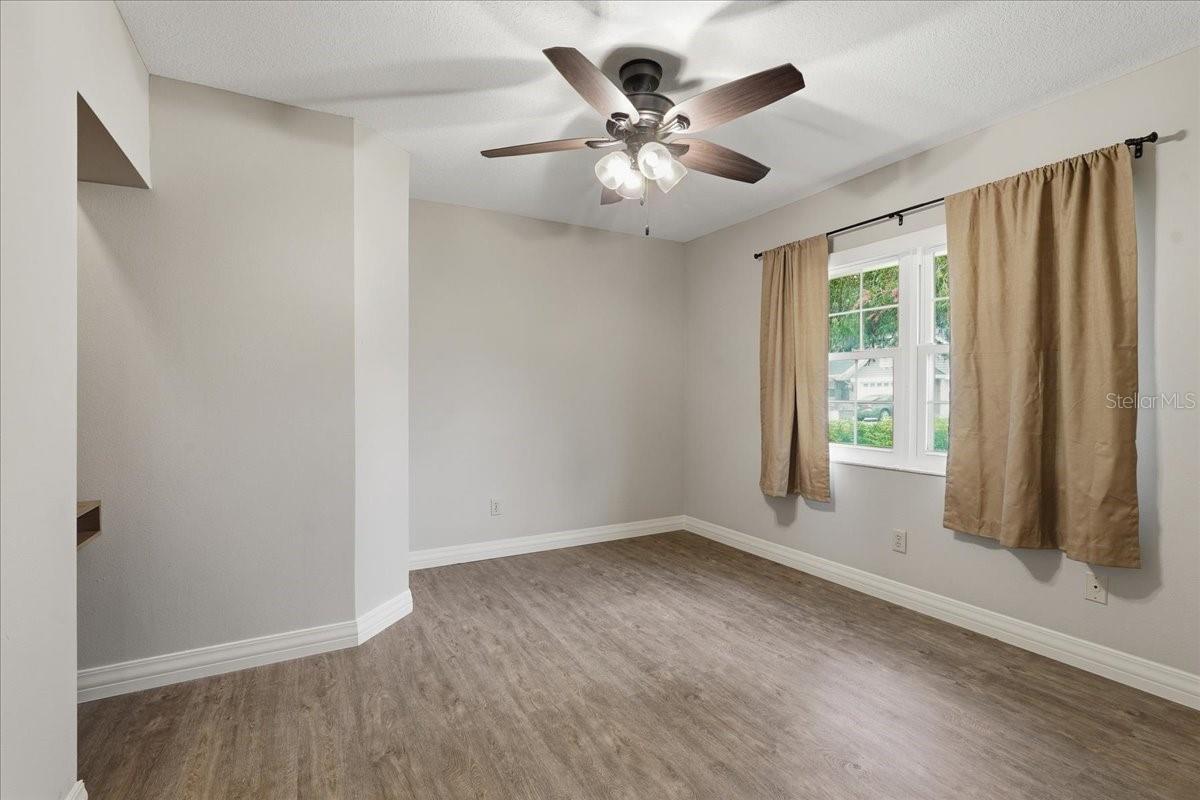 BARRINGTON OAKS WEST - Residential