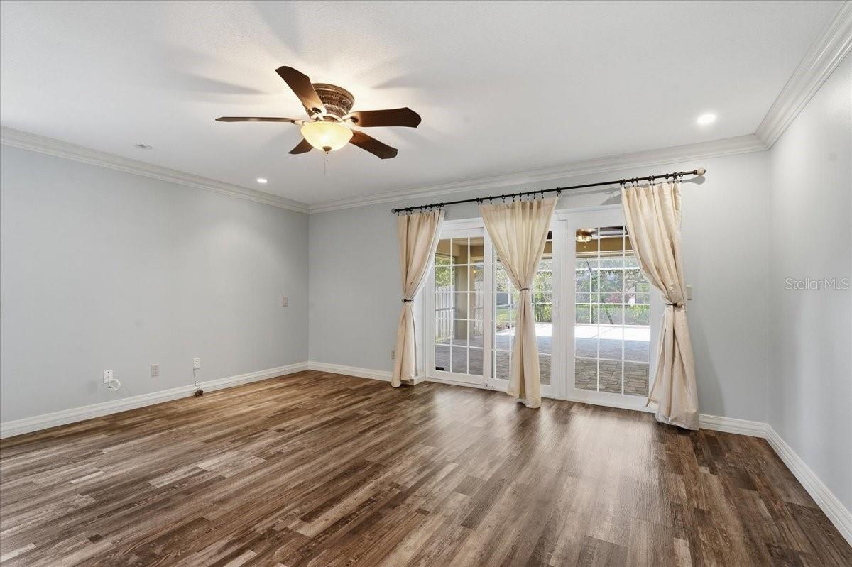 BARRINGTON OAKS WEST - Residential