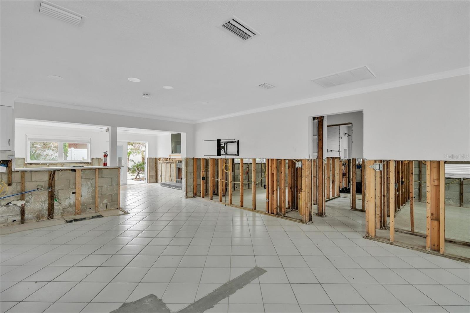 213 LEEWARD ISLAND