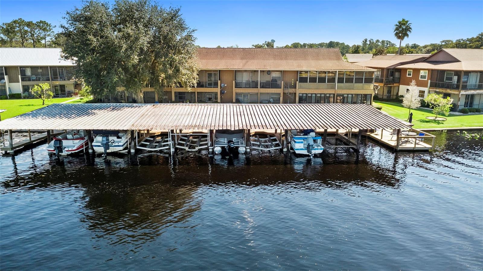 JUNGLE DEN VILLAS PH 03 CONDO - Residential