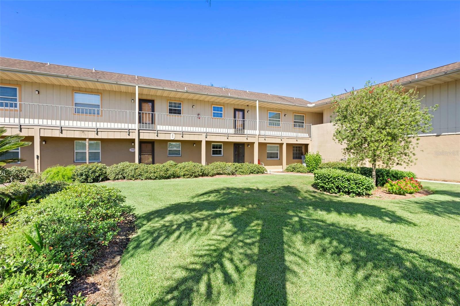 JUNGLE DEN VILLAS PH 03 CONDO - Residential