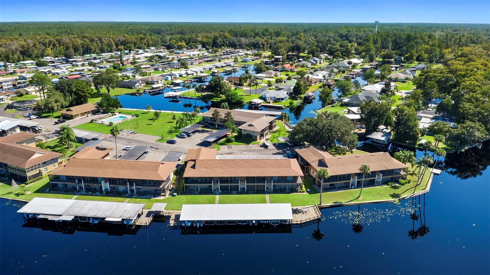 JUNGLE DEN VILLAS PH 03 CONDO - Residential