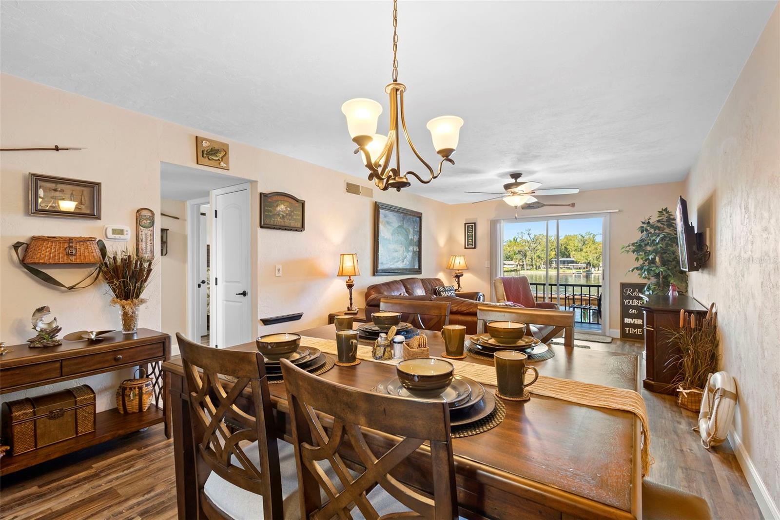 JUNGLE DEN VILLAS PH 03 CONDO - Residential