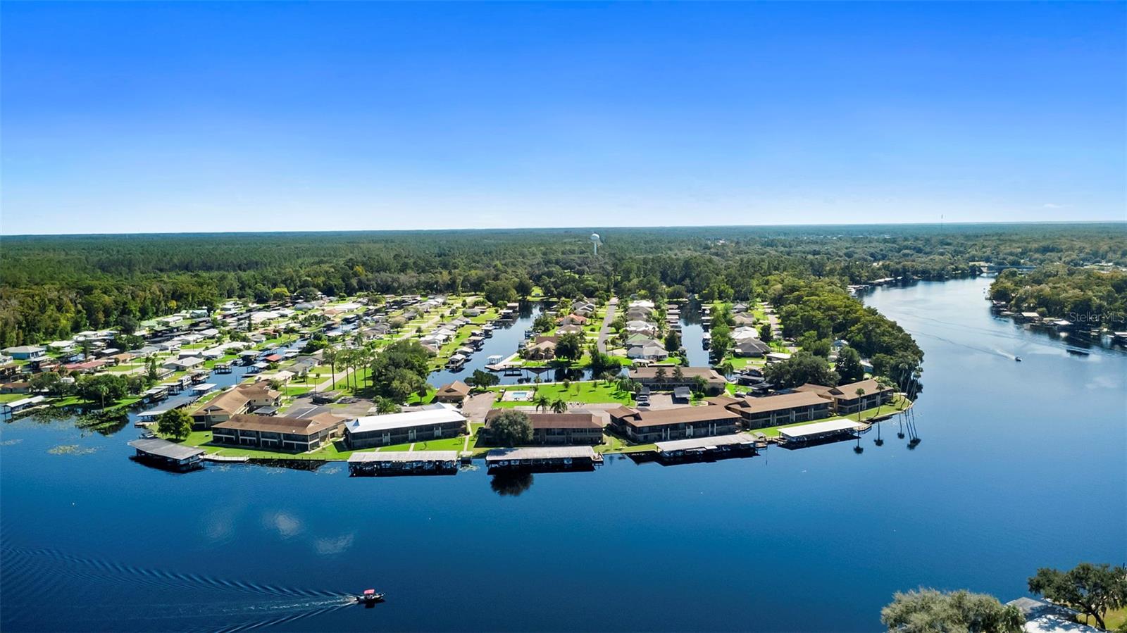 JUNGLE DEN VILLAS PH 03 CONDO - Residential