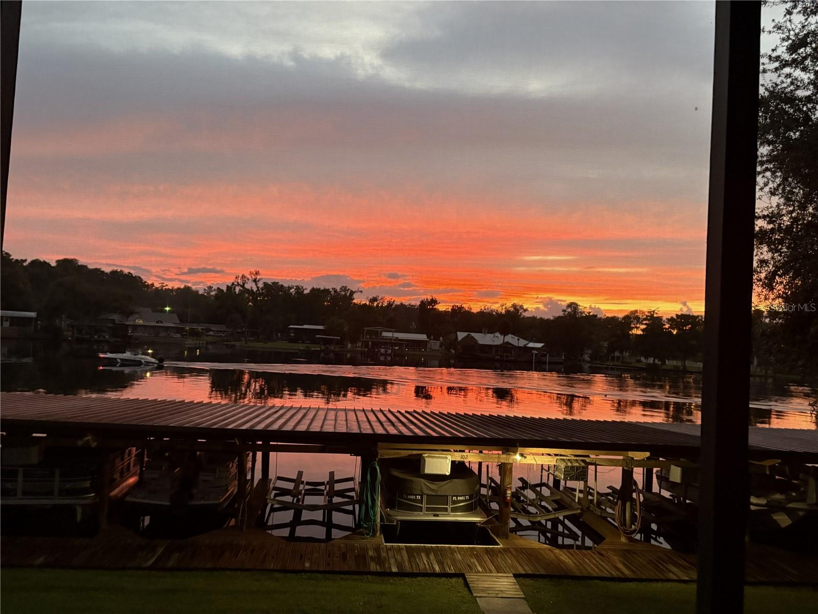 JUNGLE DEN VILLAS PH 03 CONDO - Residential