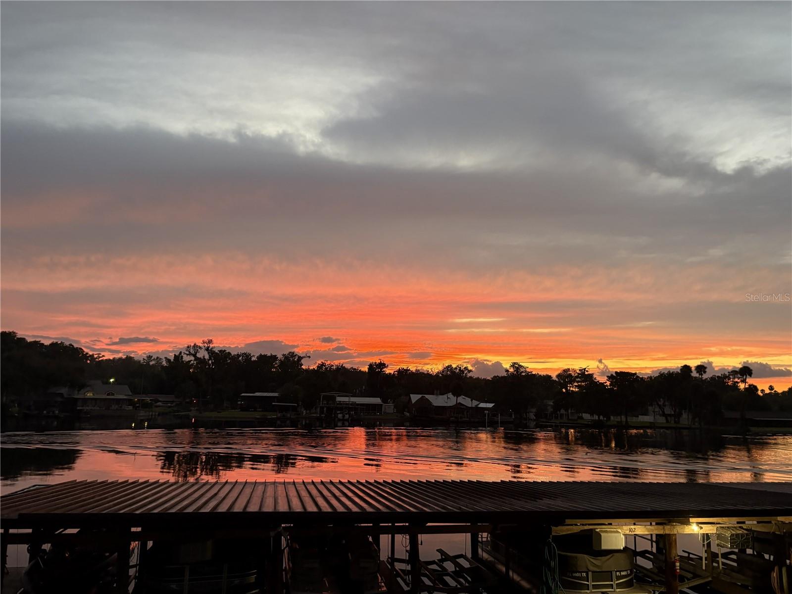 JUNGLE DEN VILLAS PH 03 CONDO - Residential