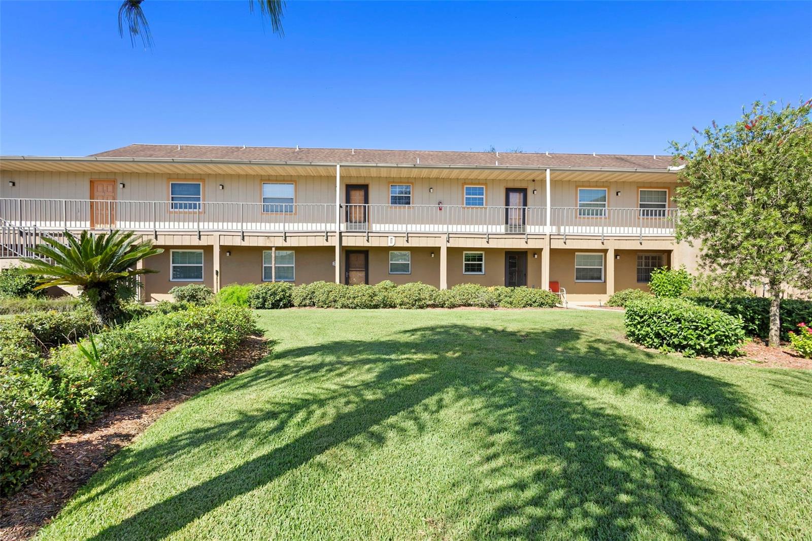 JUNGLE DEN VILLAS PH 03 CONDO - Residential