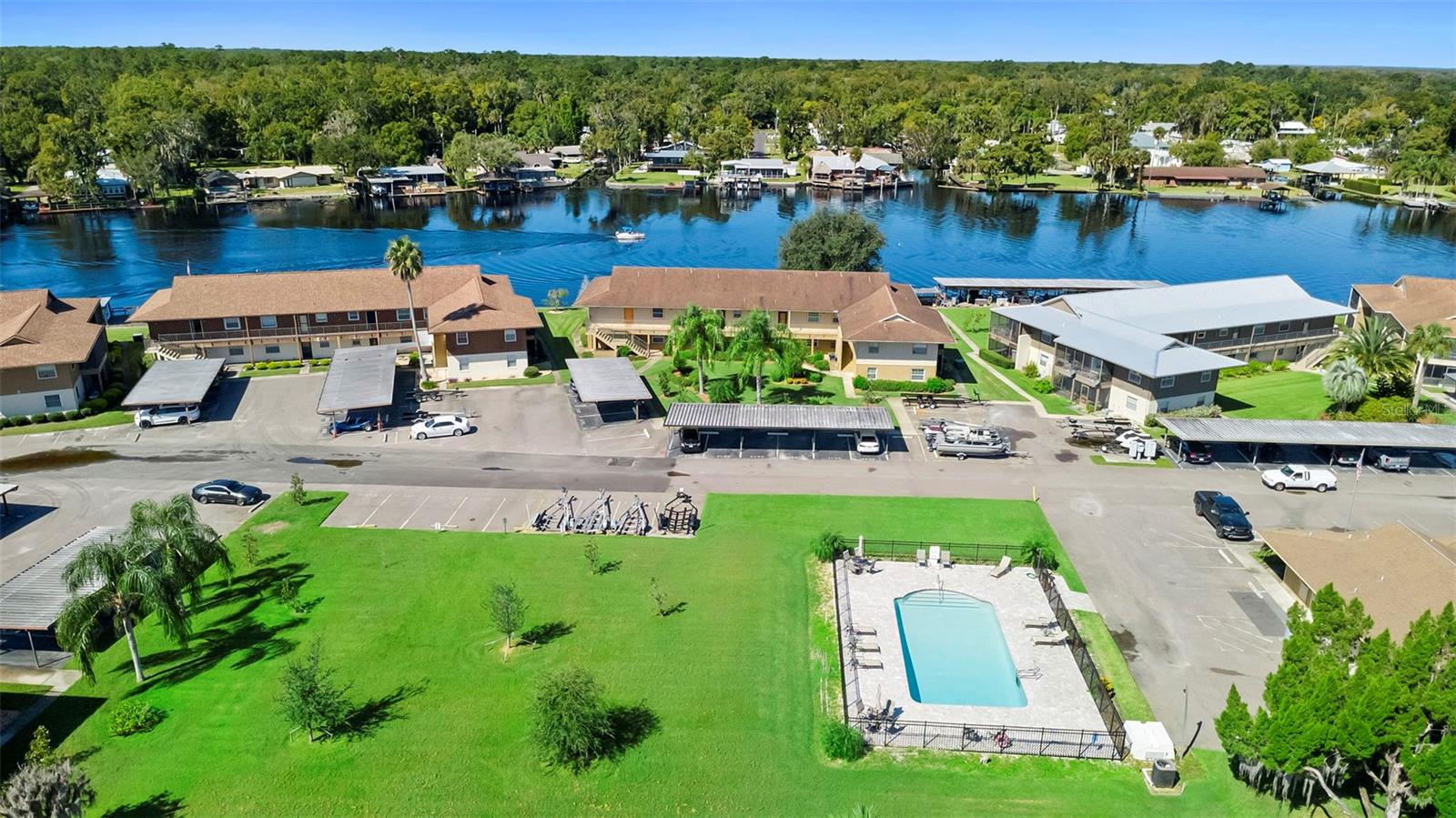 JUNGLE DEN VILLAS PH 03 CONDO - Residential