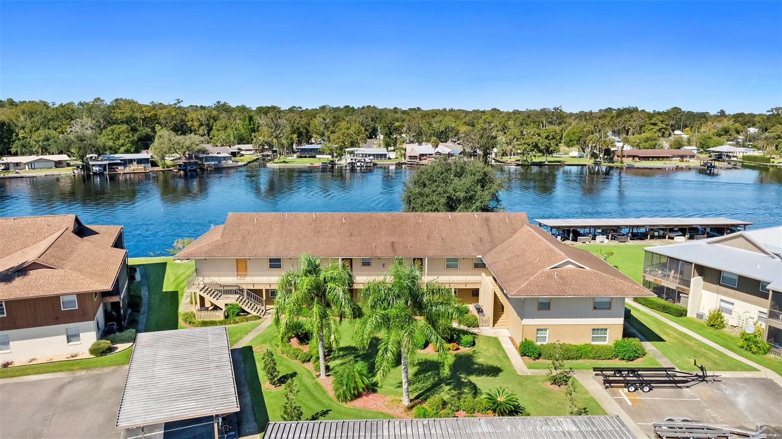 JUNGLE DEN VILLAS PH 03 CONDO - Residential