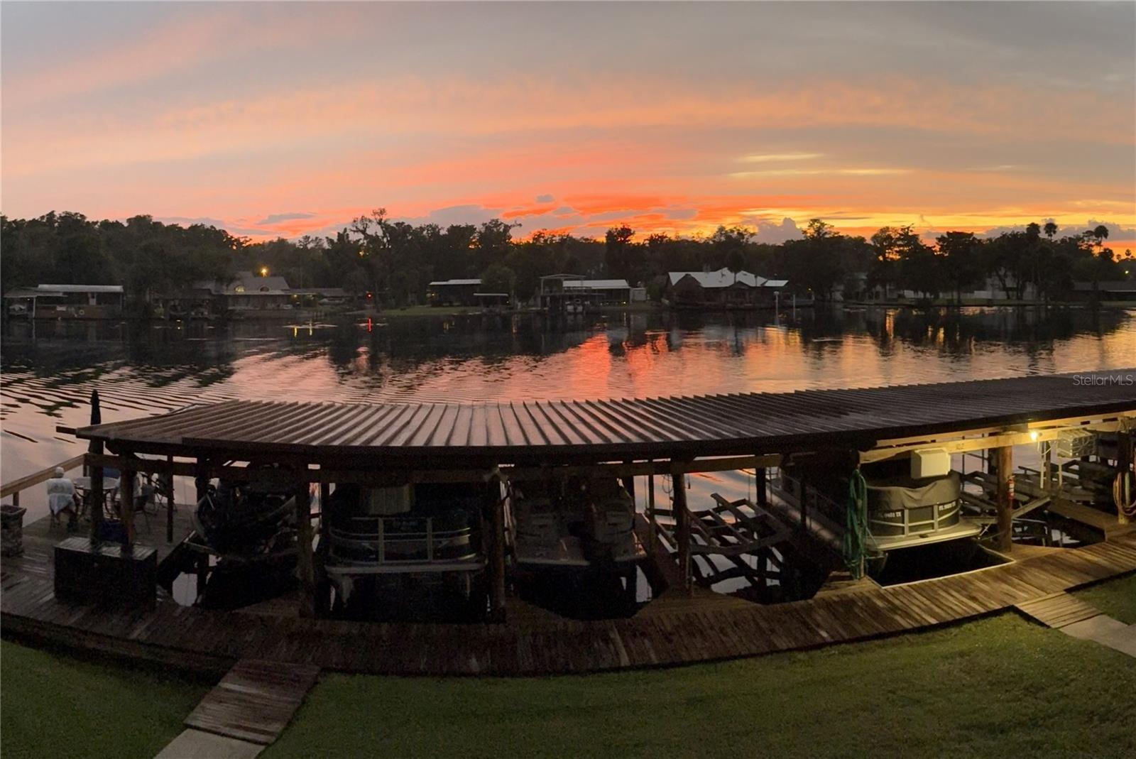 JUNGLE DEN VILLAS PH 03 CONDO - Residential