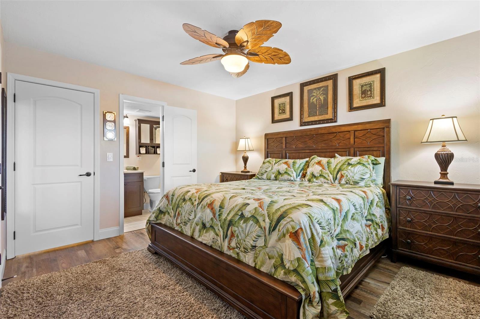 JUNGLE DEN VILLAS PH 03 CONDO - Residential