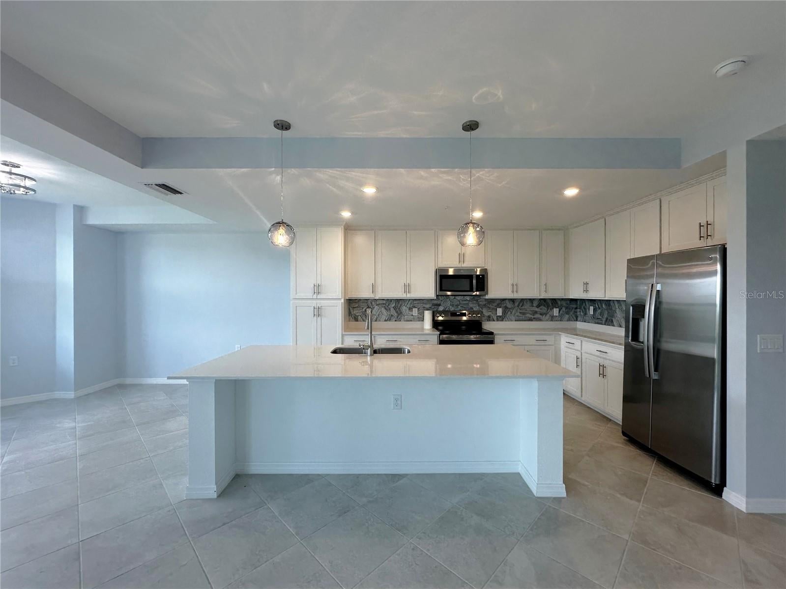 14211 HERITAGE LANDING BOULEVARD 1422