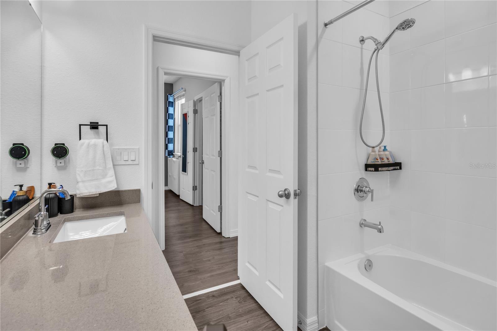 ARBORS/MDW WOODS - Residential