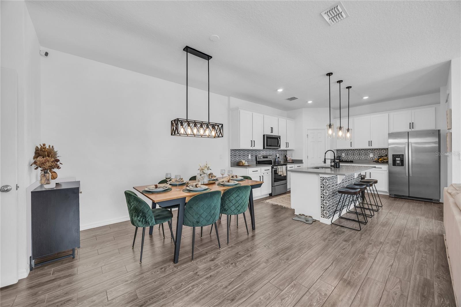 ARBORS/MDW WOODS - Residential