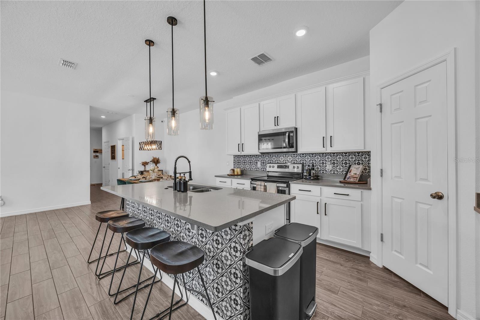 ARBORS/MDW WOODS - Residential