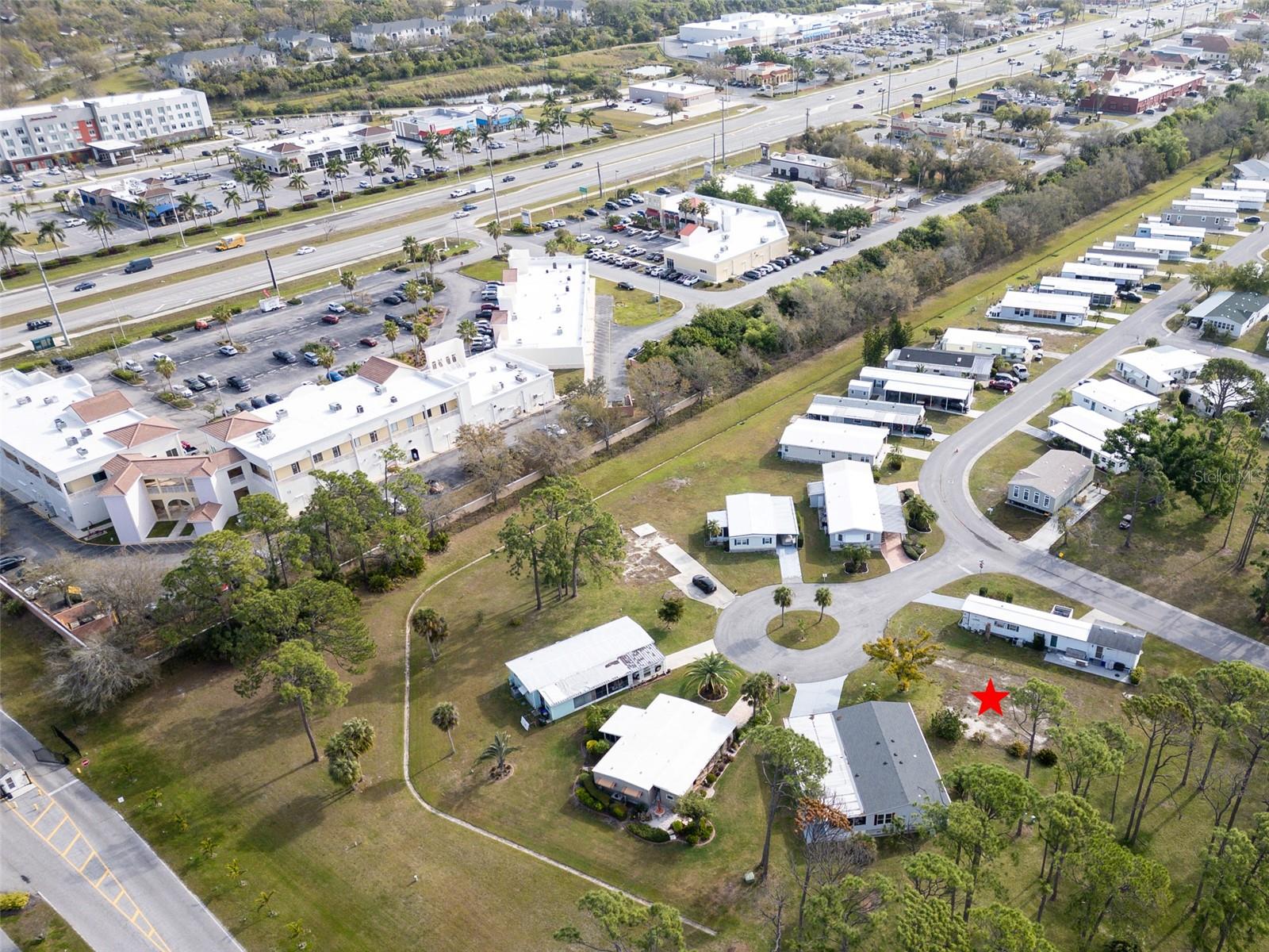 HOLIDAY PARK - Land