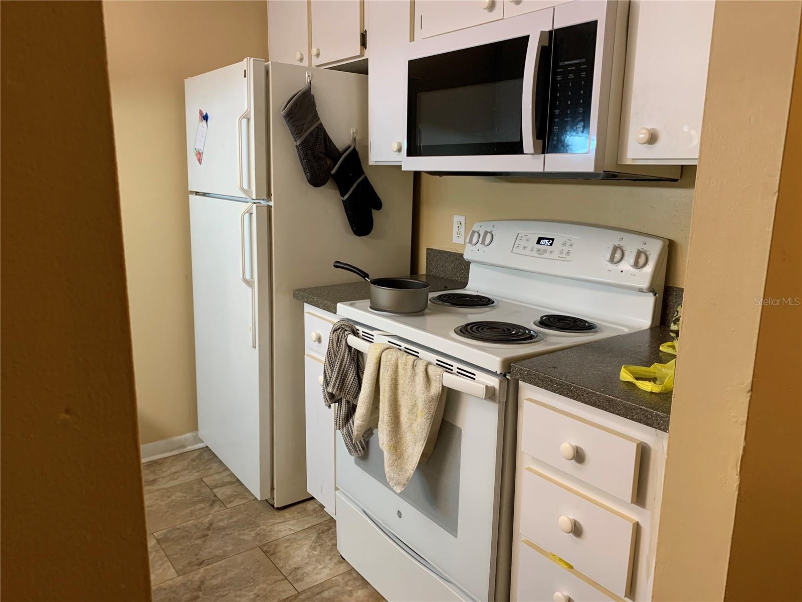 Photo 4 of 16 of 3921 SW 34TH STREET 306 condo