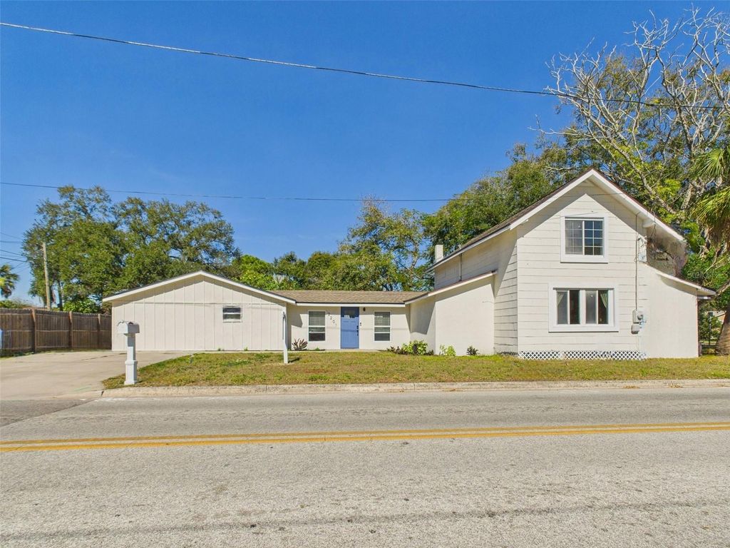 Photo of 2201 50th Avenue N, St Petersburg, FL 33714 (MLS # TB8441923)