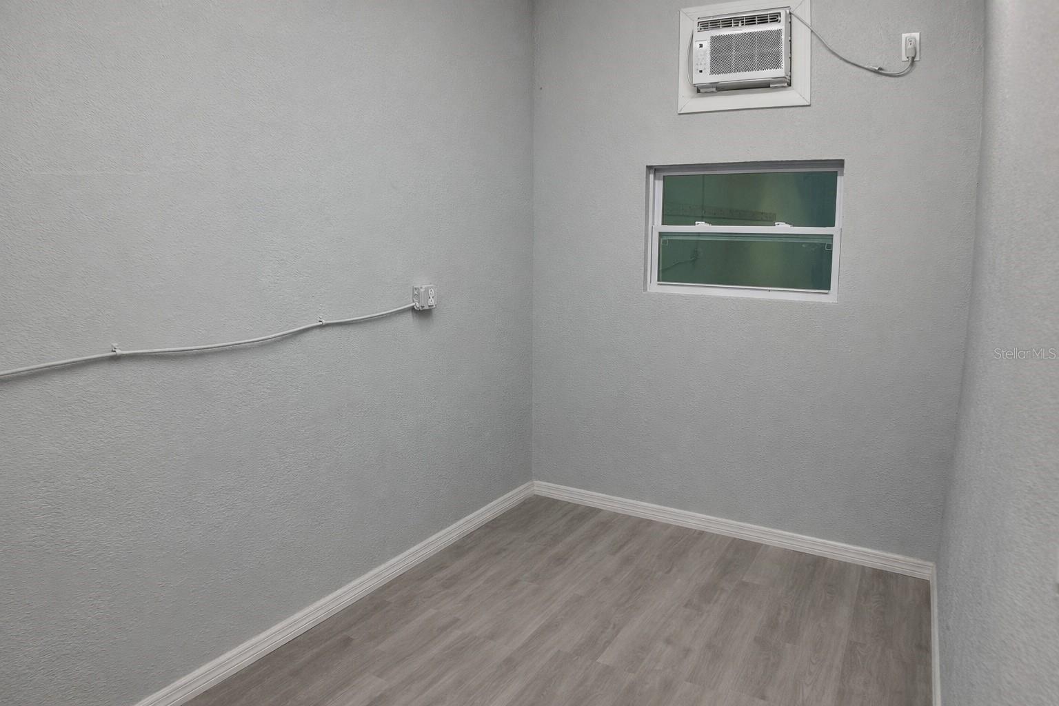 MONTEREY - Commercial Lease