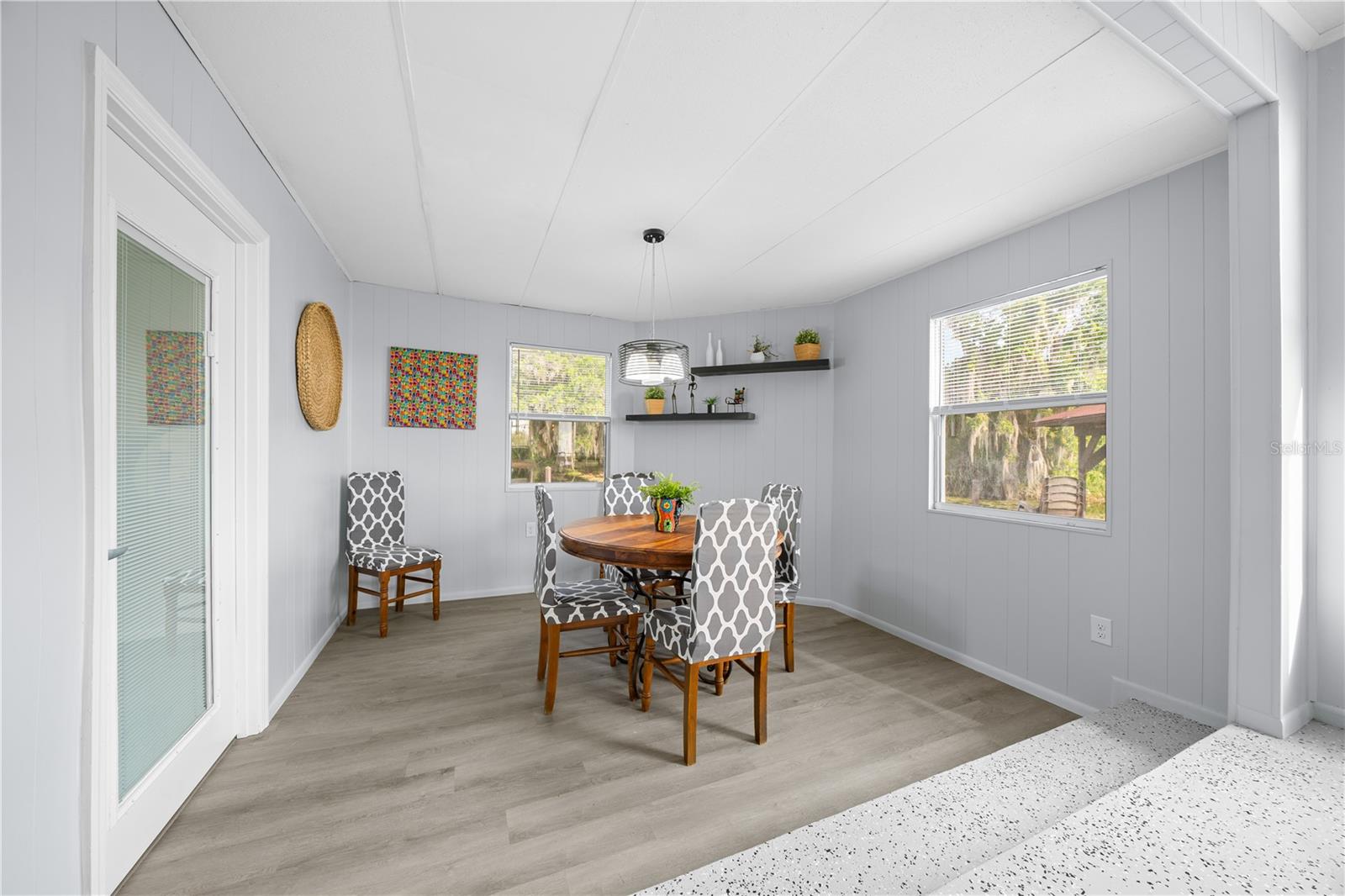 MAGNOLIA MANOR - Residential