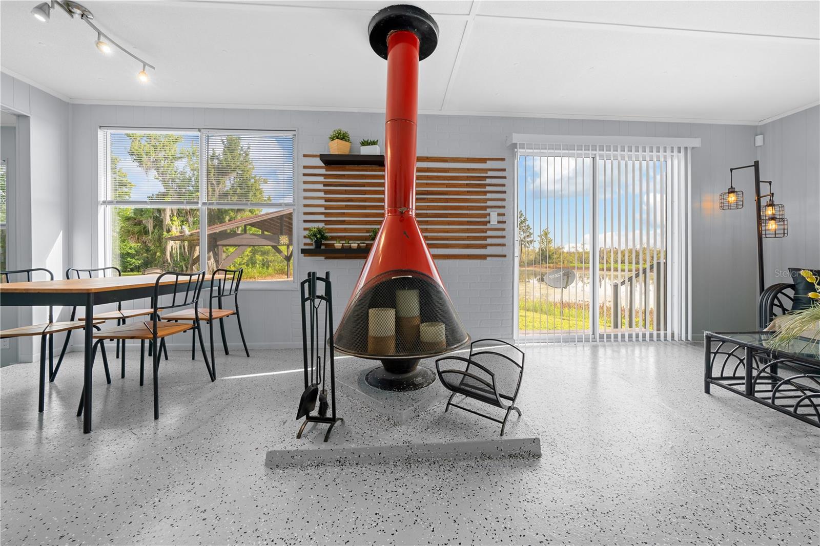 MAGNOLIA MANOR - Residential