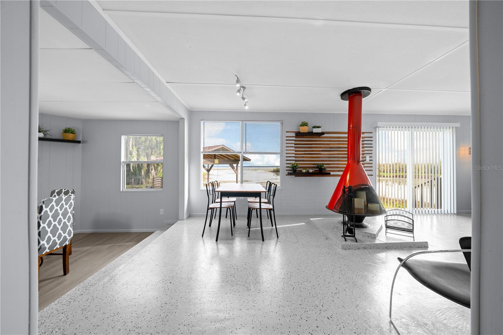 MAGNOLIA MANOR - Residential