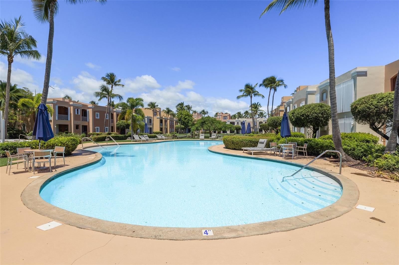 FAIRWAY COURTS - Residential