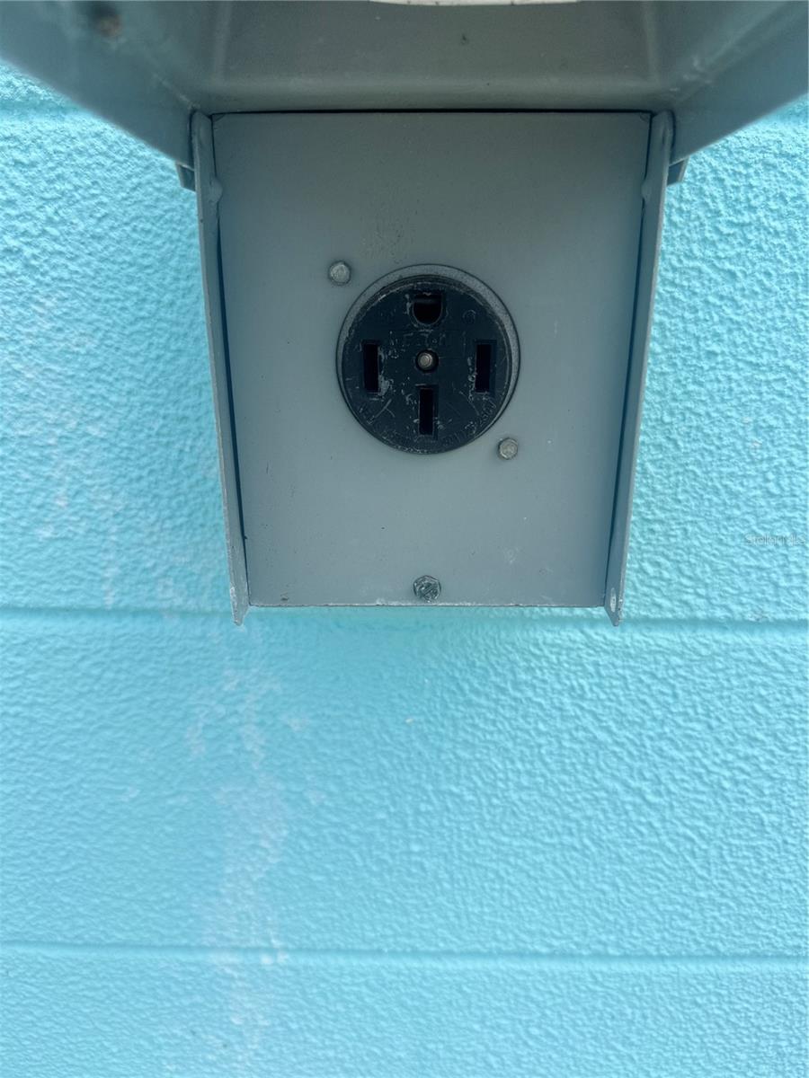 MANASOTA SUB LT 7 BLK J - Residential